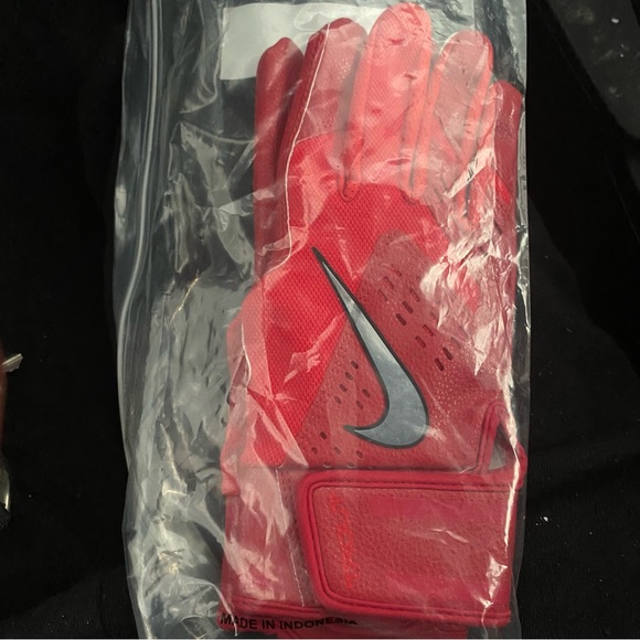 Nike Trout Force Edge Batting Gloves 2.0 Youth Large Red/Metallic Chrome - Picture 5 of 15